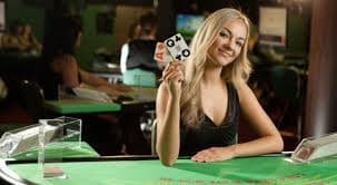 Antarmuka platform miliarbet menampilkan berbagai kategori permainan dan pasar olahraga